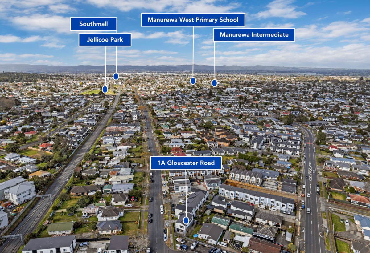 Affordable standalone 4 beds 2 baths home with garage, 1A Gloucester Road, Manurewa, Auckland