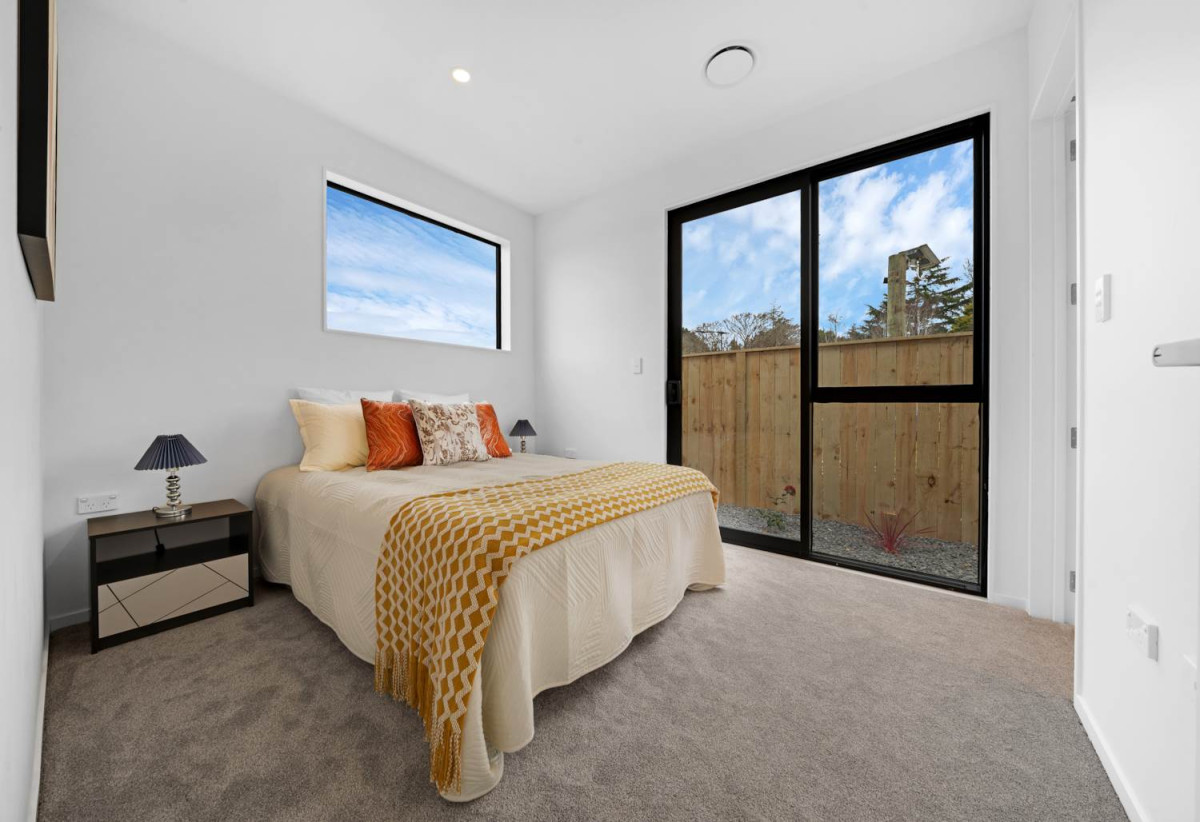 Brandnew 5 beds (2 ensuites) 3.5 baths house with double garage, 1 ensuite ground floor with its own entry, 21 Hasted Road, Karaka, Auckland