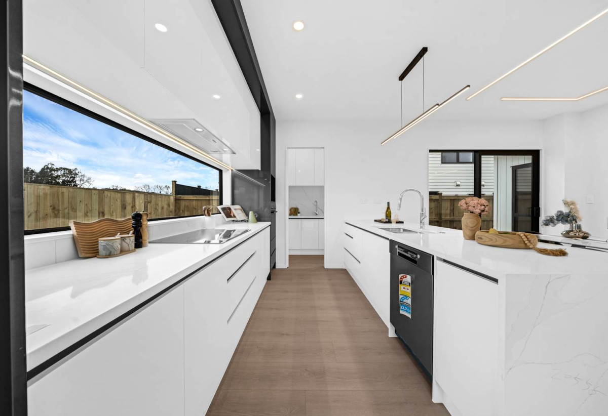 Brandnew 5 beds (2 ensuites) 3.5 baths house with double garage, 1 ensuite ground floor with its own entry, 21 Hasted Road, Karaka, Auckland