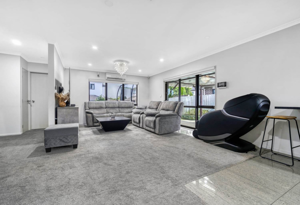 5 beds 3 baths house with double garage, 8 Reding Street, Takanini, Auckland