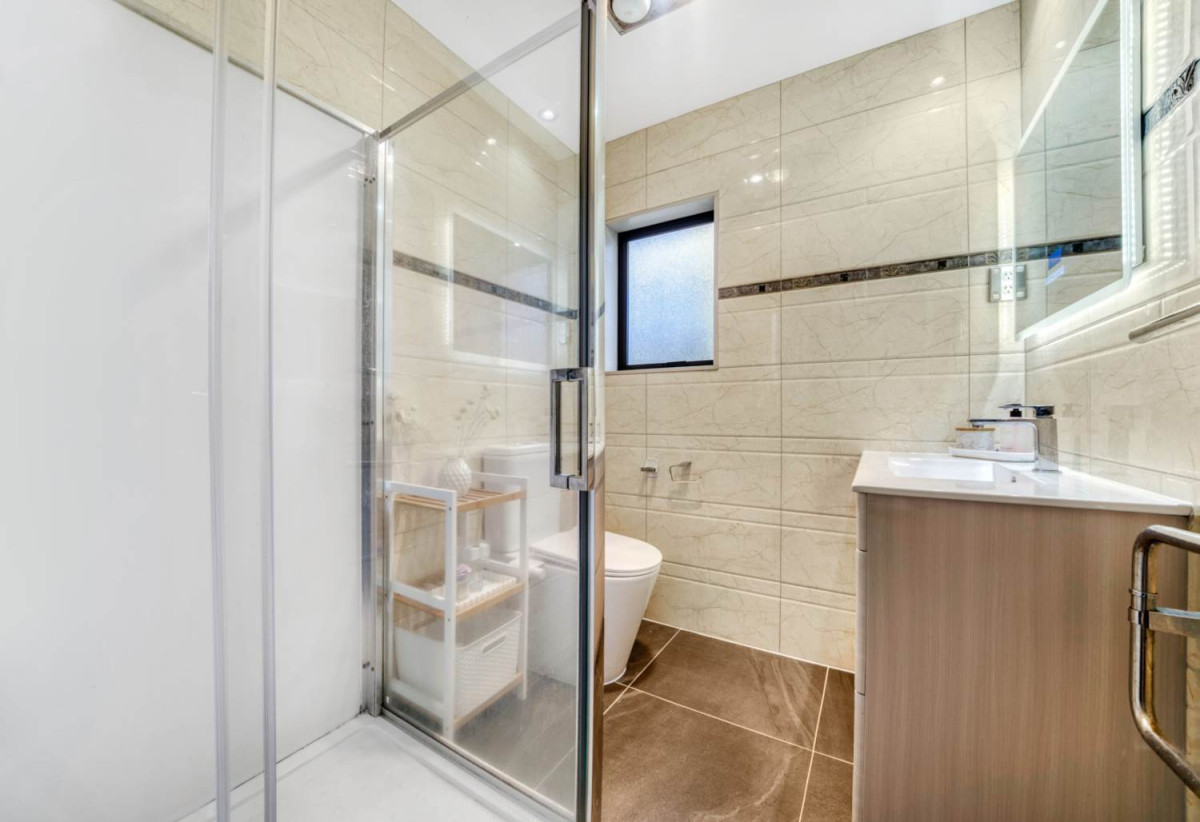 5 beds 3 baths house with double garage, 8 Reding Street, Takanini, Auckland