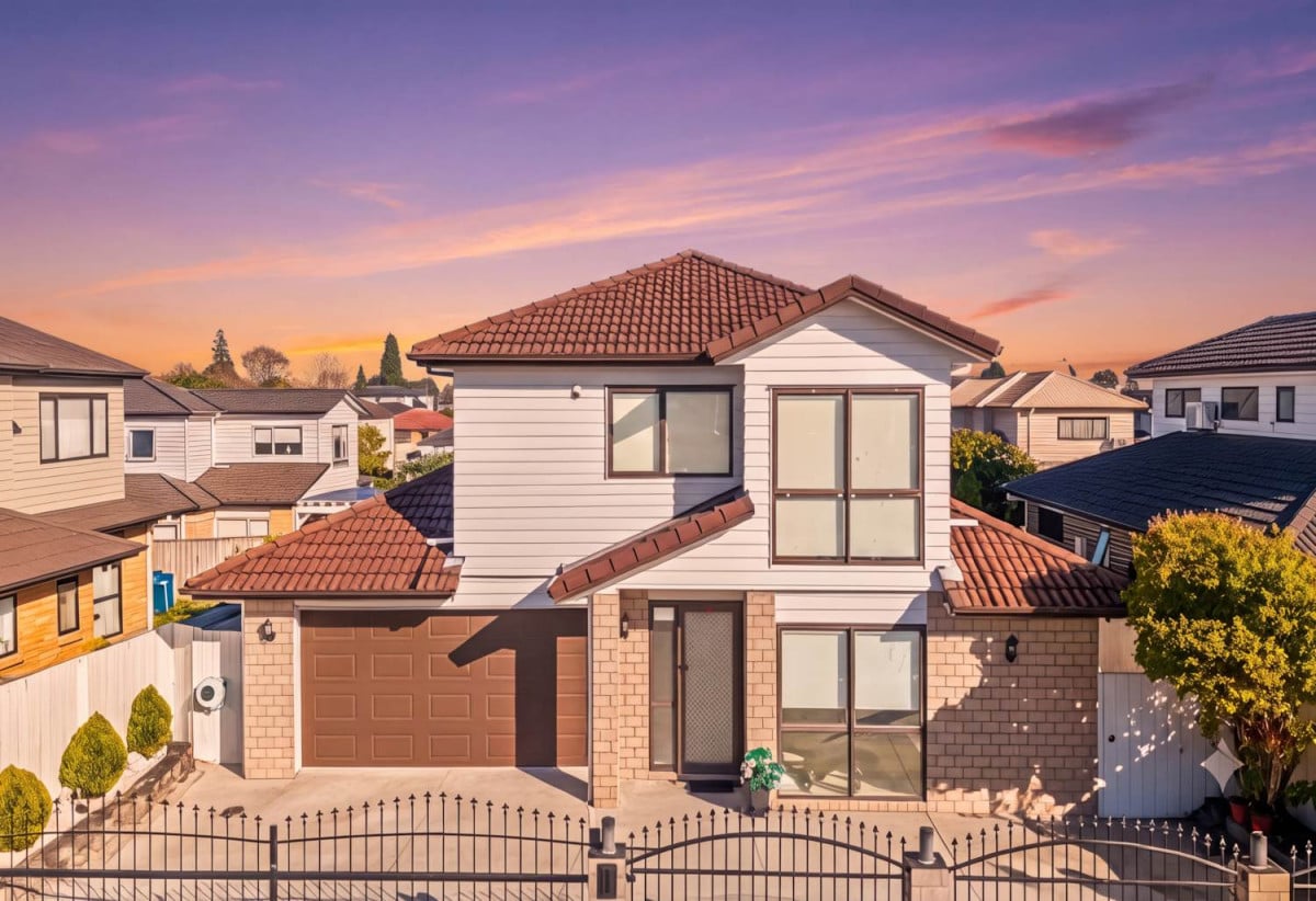 5 beds 3 baths house with double garage, 8 Reding Street, Takanini, Auckland