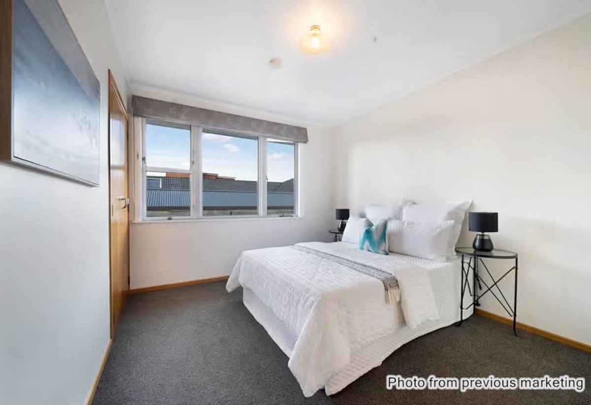 812m2 section, Six-Unit Development Site with Solid Rental Income, RC application in April 2025, The S92 response is expected soon. 3 beds 1 bath house is currently tenanted, and a substantial rear workshop with two separate rooms and three-phase, 34 Coniston Avenue, Te Atatu South, Auckland