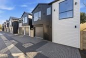 Brandnew standalone 4 beds 2.5 baths home with garage, 4/119 Weymouth Road, Manurewa, Auckland