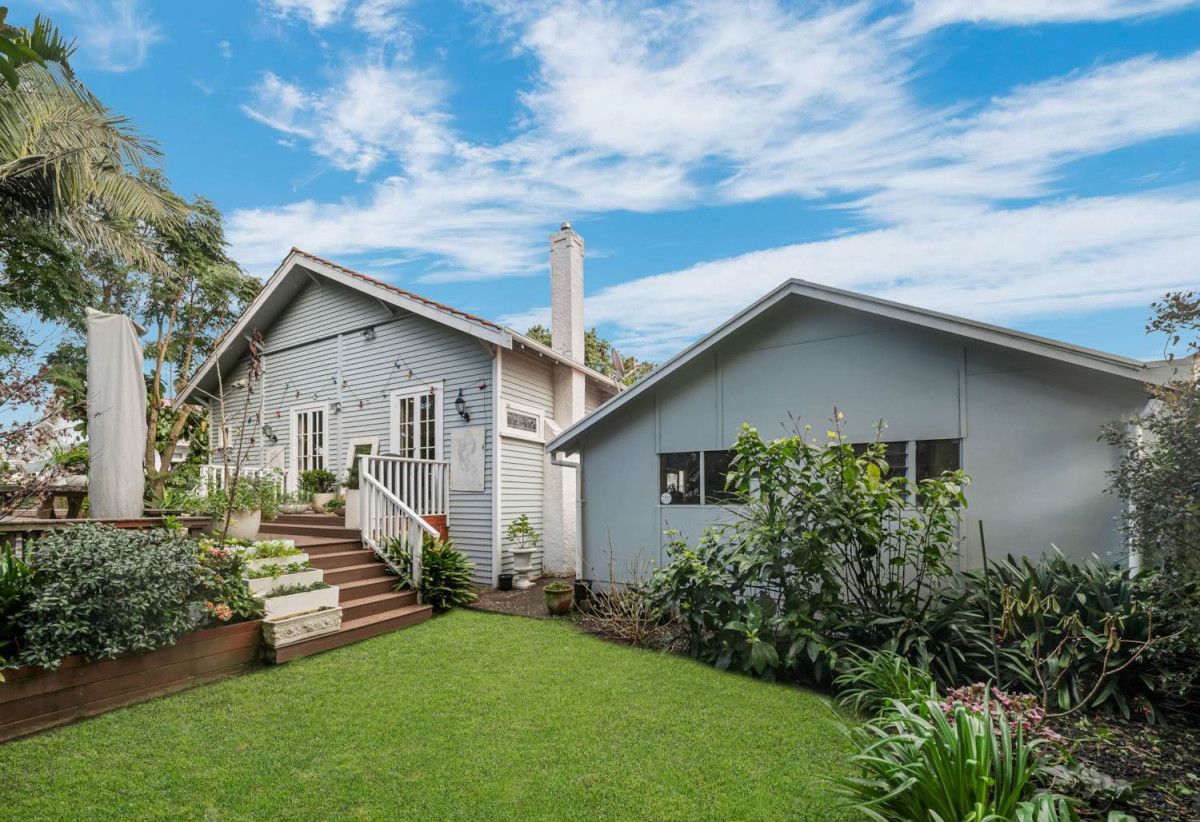 809m2 section, Mt Roskill Grammar zone, 3 beds 2 baths house with double garage, 924 Mount Eden Road, Three Kings, Auckland