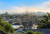 5 beds 3 baths house with double garage, 70A Hutchinsons Road, Bucklands Beach, Auckland