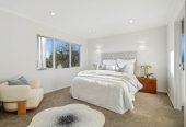 5 beds 3 baths house with double garage, 70A Hutchinsons Road, Bucklands Beach, Auckland