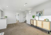 5 beds 3 baths house with double garage, 70A Hutchinsons Road, Bucklands Beach, Auckland