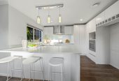 5 beds 3 baths house with double garage, 70A Hutchinsons Road, Bucklands Beach, Auckland