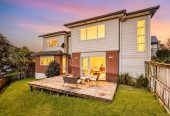 5 beds 3 baths house with double garage, 70A Hutchinsons Road, Bucklands Beach, Auckland