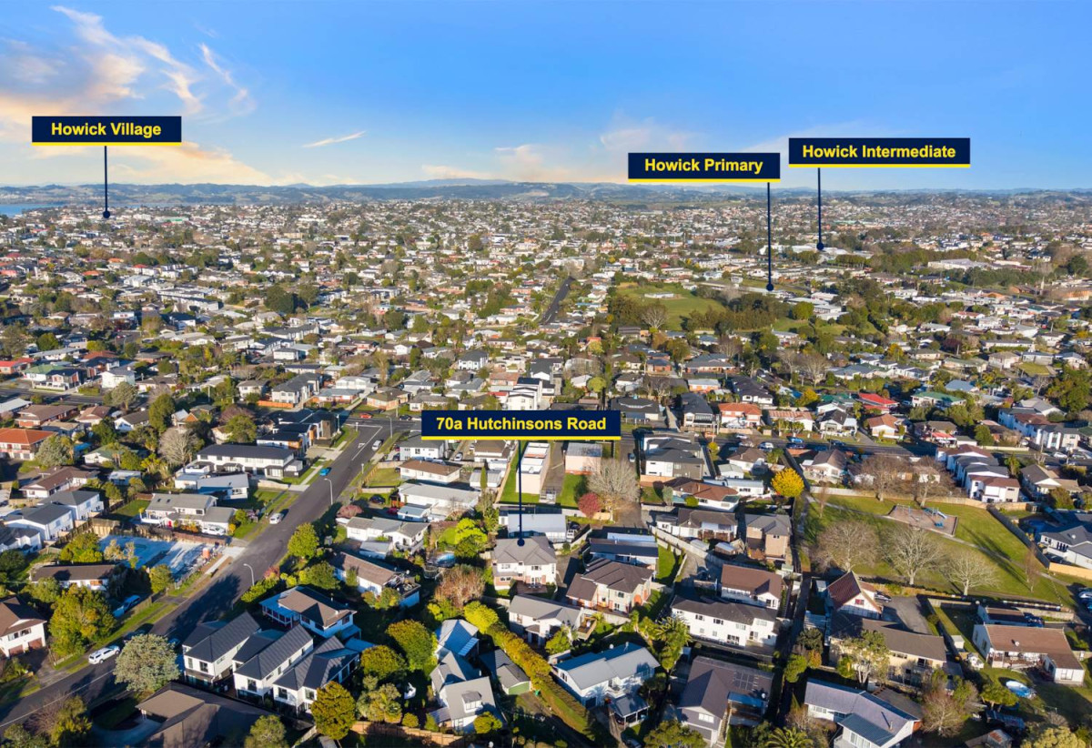 5 beds 3 baths house with double garage, 70A Hutchinsons Road, Bucklands Beach, Auckland