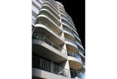 Must sell, Auckland Girls’ Grammar School zone, 61m2 Freehold 1 bed 1 bath apartment with car park, Access to the communal rooftop deck with panoramic harbour, Sky Tower, and city views, Current weekly rental income of $550/p.w, with a fixed term to 15 Feb 2027, 2A/31 Day Street, City Centre, Auckland