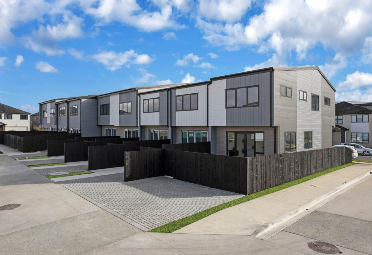 Directly opposite Barry Curtis Park, Brandnew 2 beds + study room 1.5 baths home with garage, walks to Ormiston schools, Lot 19-29/15 Flat Bush School Road, Flat Bush, Auckland