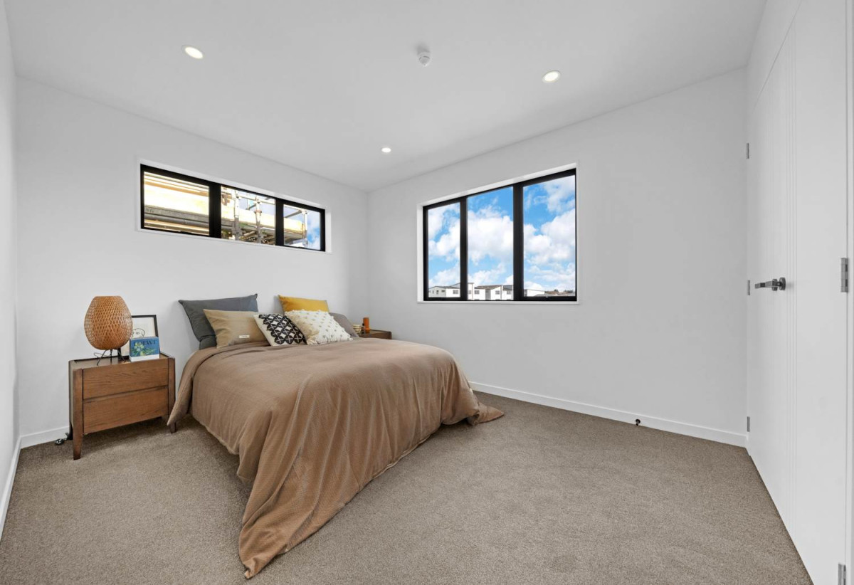 Brandnew 4 beds (2 ensuites) + Flexi room 3.5 baths home with car parks, 174 – 180 Bremner Road, Karaka, Auckland