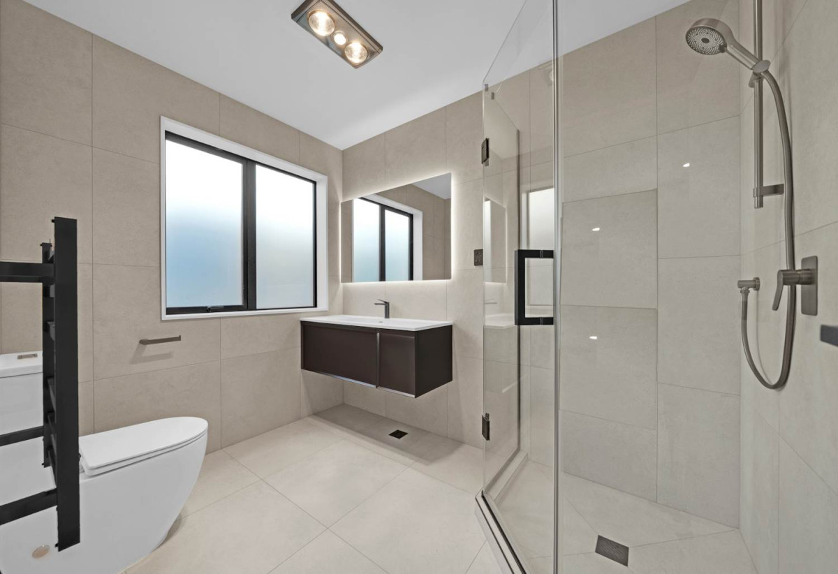 Brandnew 4 beds (2 ensuites) + Flexi room 3.5 baths home with car parks, 174 – 180 Bremner Road, Karaka, Auckland