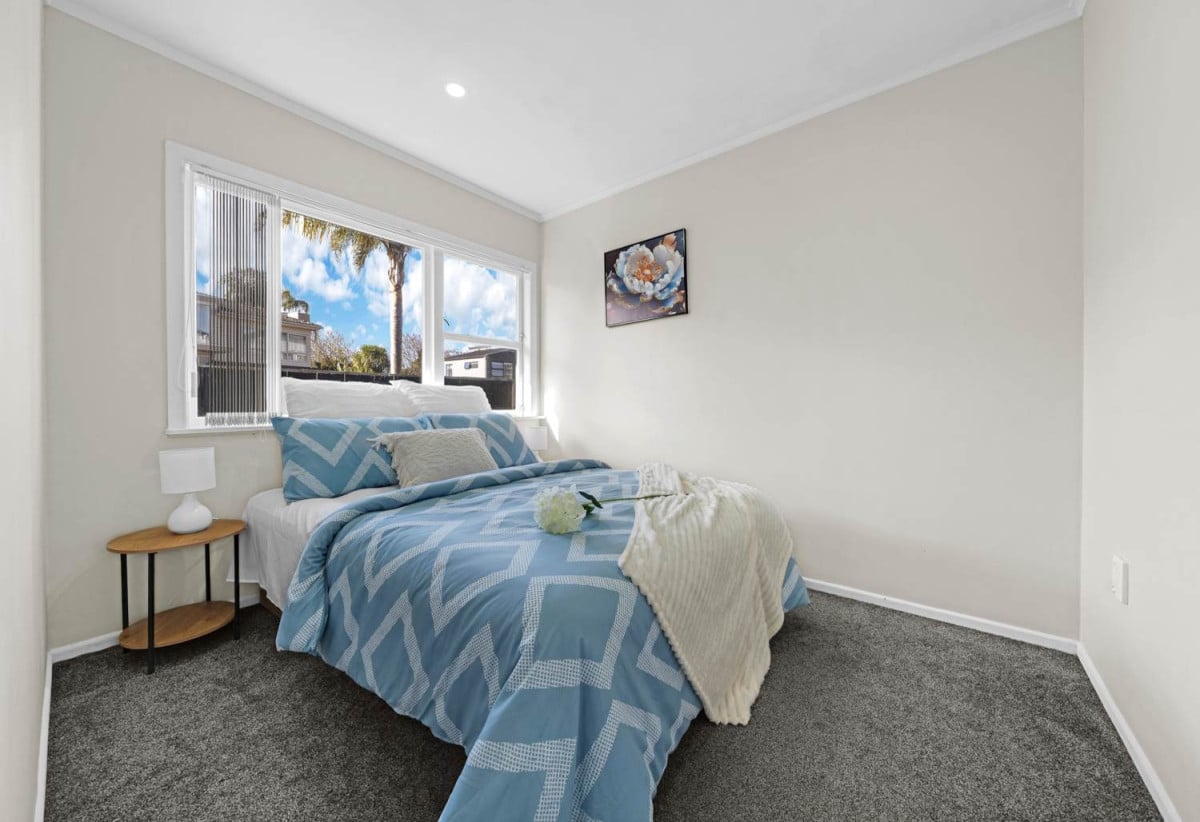 Brick and tile 2 beds 1 bath home with carport, 9/11 Oakland Avenue, Papatoetoe, Auckland