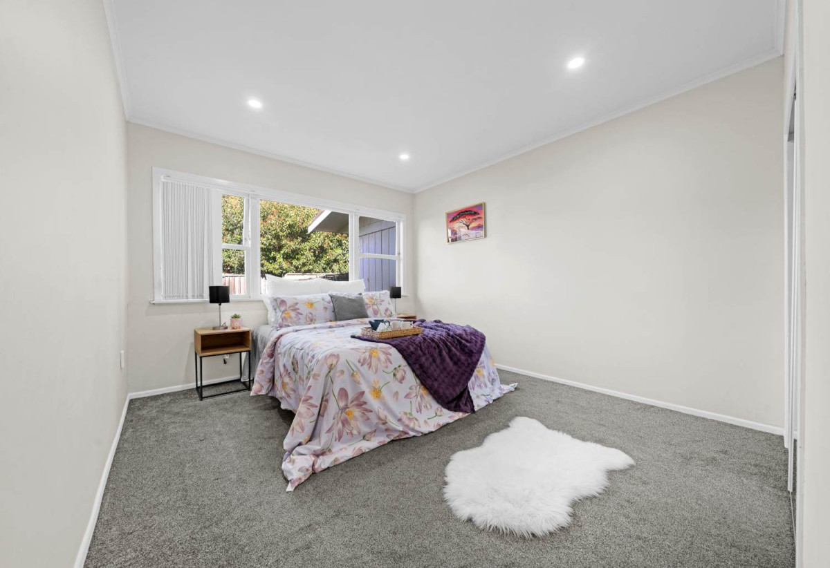 Brick and tile 2 beds 1 bath home with carport, 9/11 Oakland Avenue, Papatoetoe, Auckland