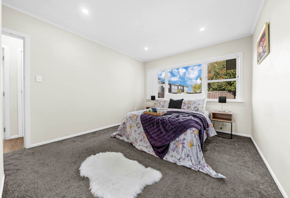 Brick and tile 2 beds 1 bath home with carport, 9/11 Oakland Avenue, Papatoetoe, Auckland