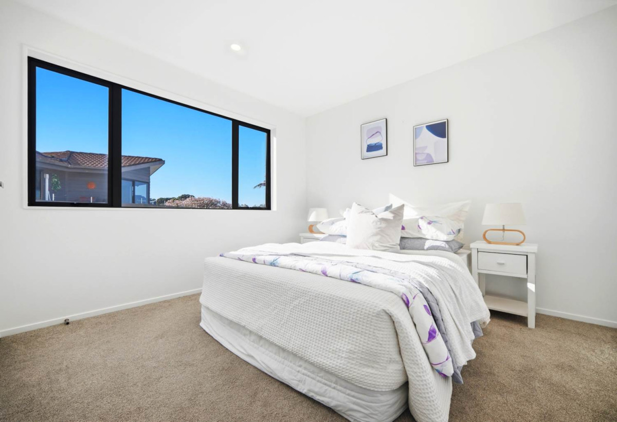Brandnew standalone 4 beds (2 ensuites) 3.5 baths home with garage, 35C Toroa Street, Torbay, Auckland