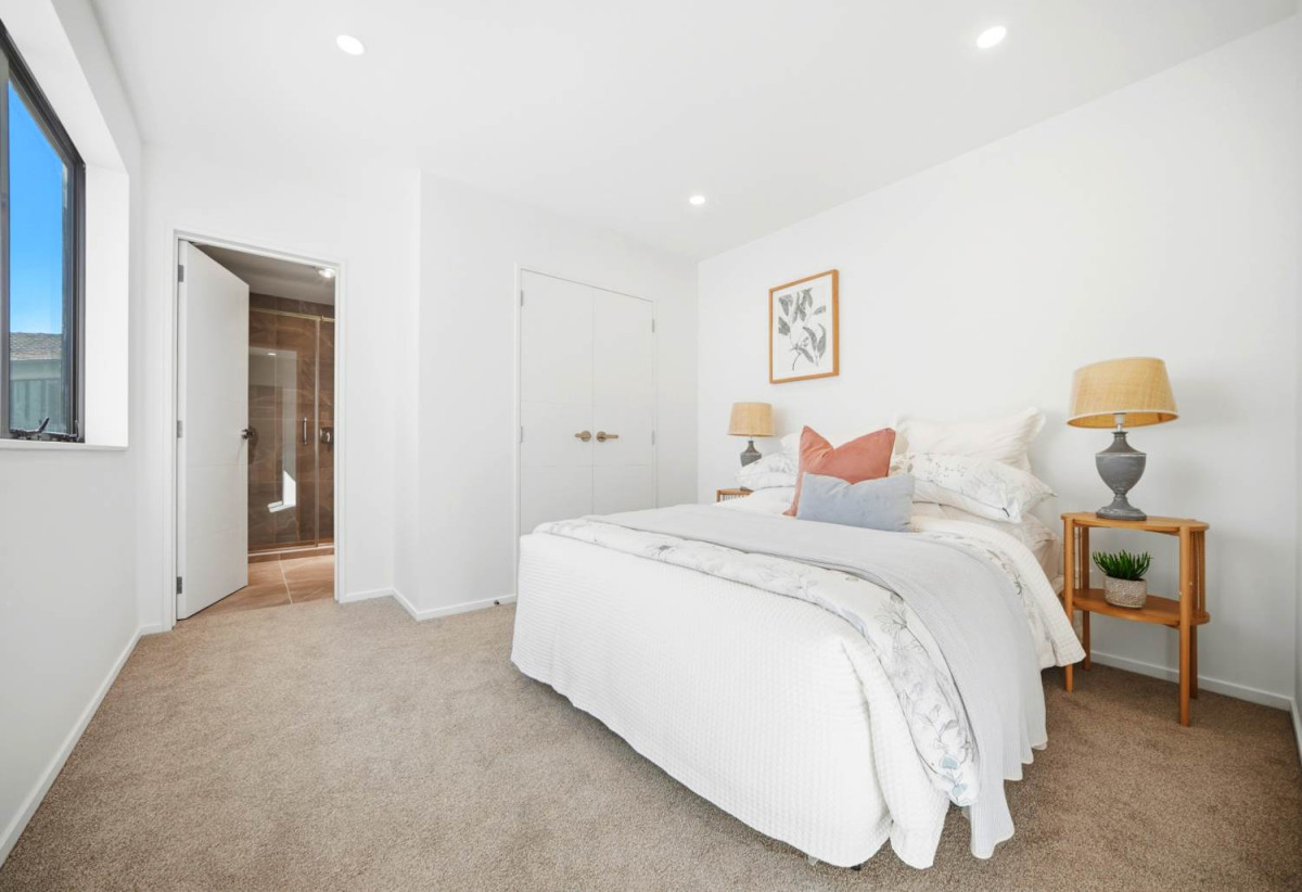 Brandnew standalone 4 beds (2 ensuites) 3.5 baths home with garage, 35 B&C Toroa Street, Torbay, Auckland