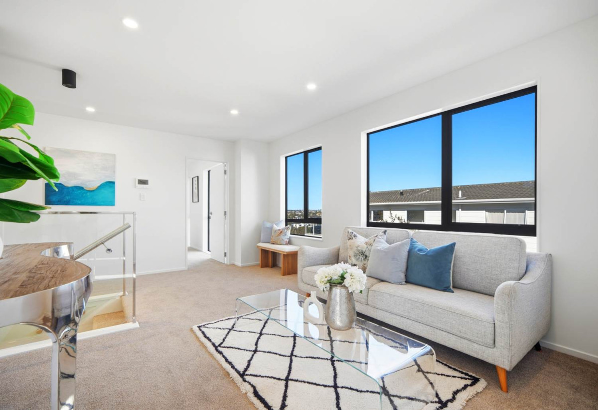 Brandnew standalone 4 beds (2 ensuites) 3.5 baths home with garage, 35C Toroa Street, Torbay, Auckland