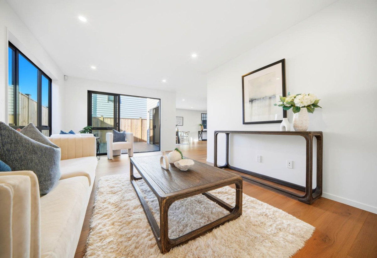 Brandnew standalone 4 beds (2 ensuites) 3.5 baths home with garage, 35C Toroa Street, Torbay, Auckland