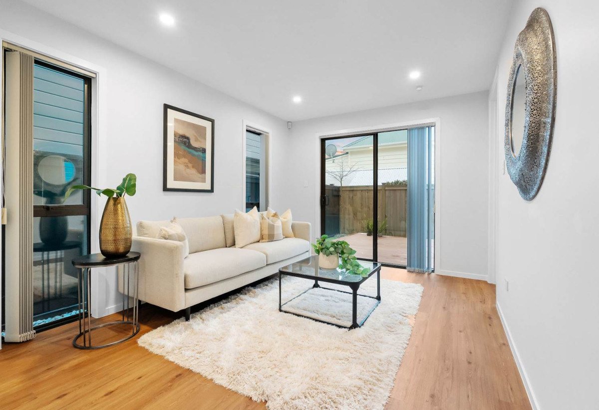 Standalone 5 beds (3 ensuites) 4 baths home with garage, 1 ensuite ground floor, 102B Symonds Street, Royal Oak, Auckland