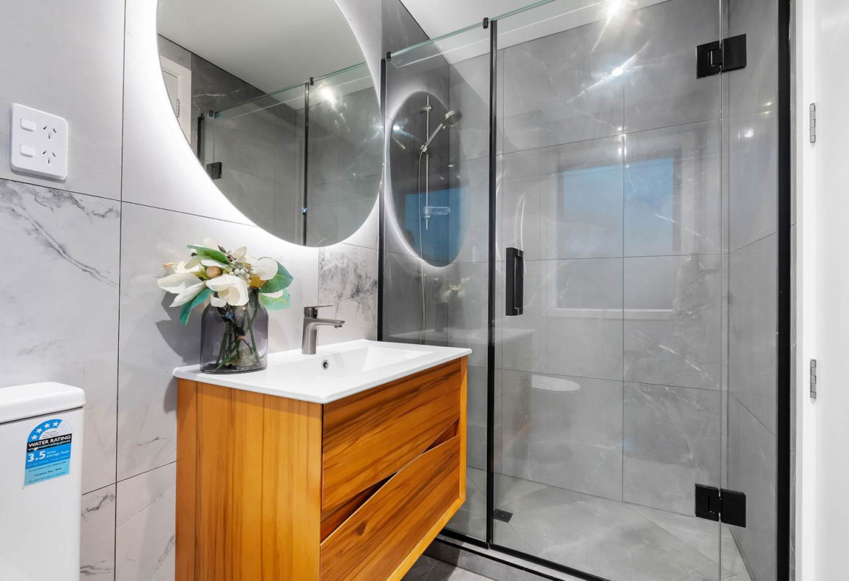 Standalone 5 beds (3 ensuites) 4 baths home with garage, 1 ensuite ground floor, 102B Symonds Street, Royal Oak, Auckland