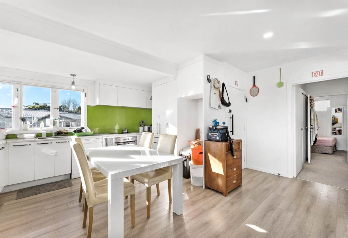 827m2 section, 3 beds 1 bath house with double garage, 74 McLeod Road, Te Atatu South, Auckland