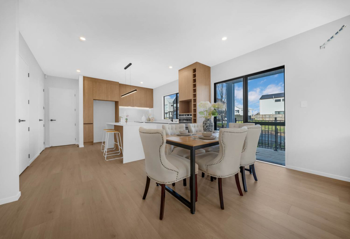 Brandnew standalone 4 beds (2 ensuites) 3.5 baths house with garage, 35A Burberry Road, Karaka, Auckland