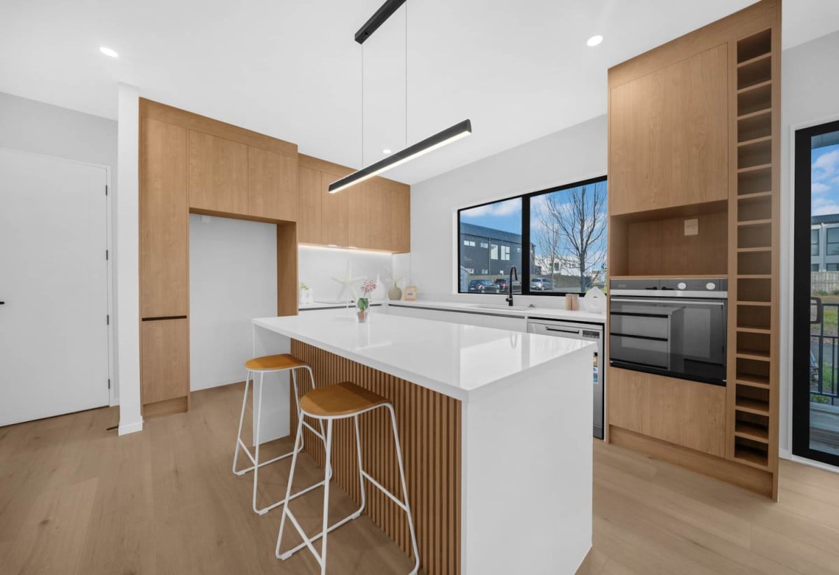 Brandnew standalone 4 beds (2 ensuites) 3.5 baths house with garage, 35A Burberry Road, Karaka, Auckland