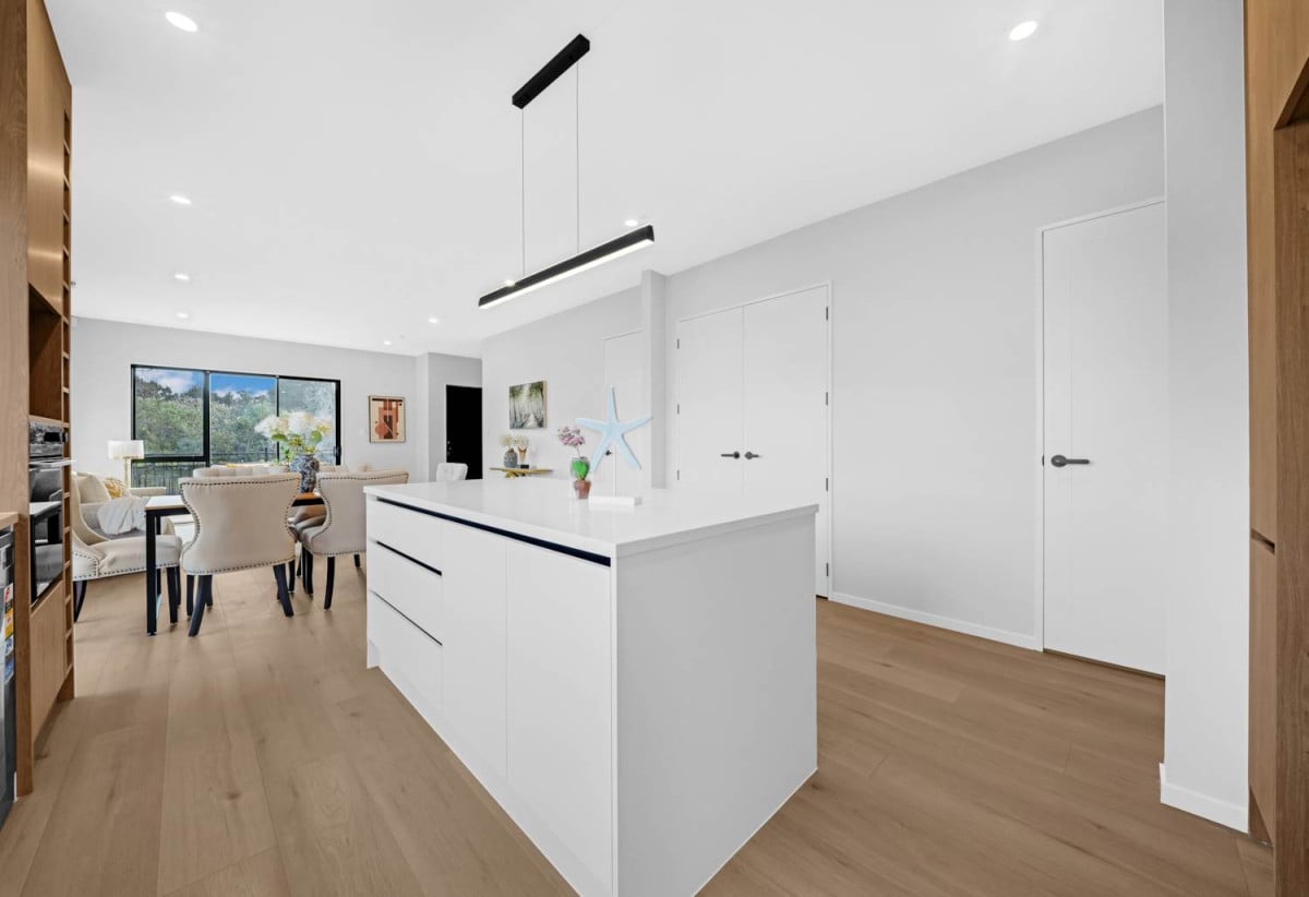 Brandnew standalone 4 beds (2 ensuites) 3.5 baths house with garage, 35A Burberry Road, Karaka, Auckland