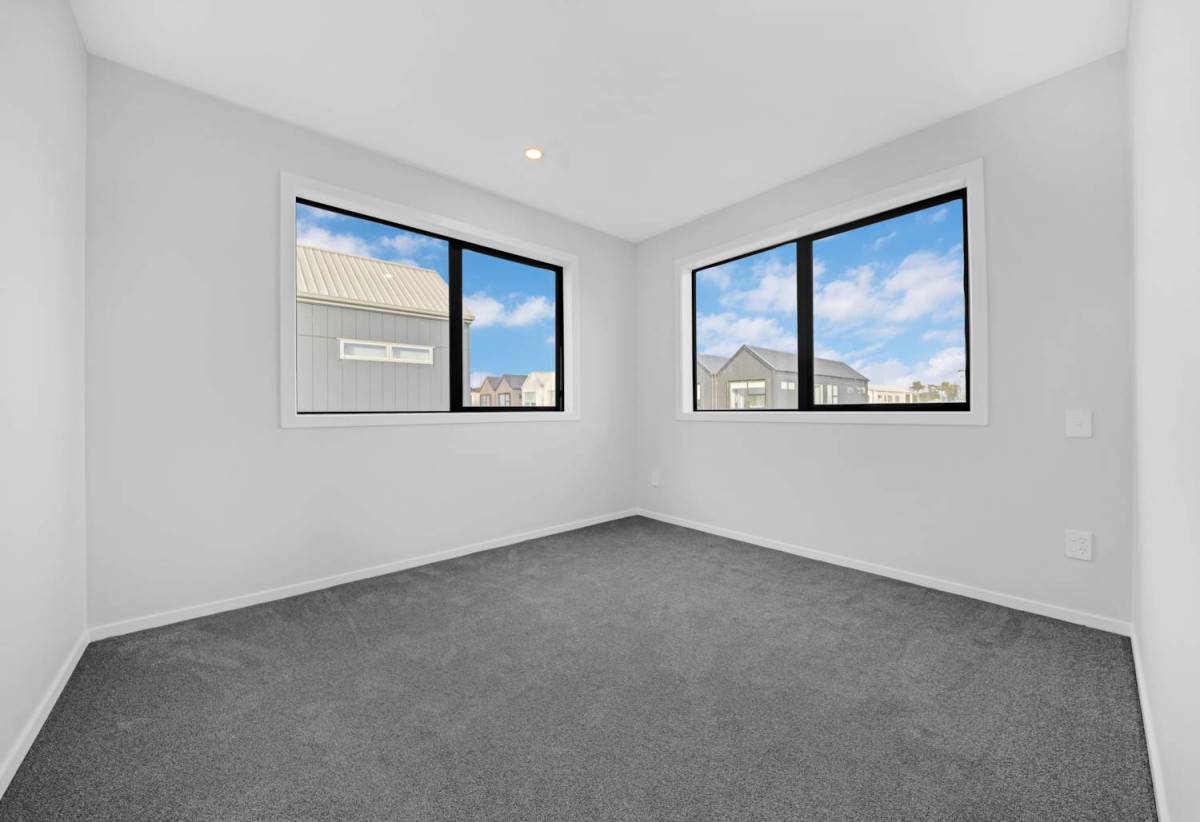 Brandnew standalone 4 beds (2 ensuites) 3.5 baths house with garage, 35A Burberry Road, Karaka, Auckland