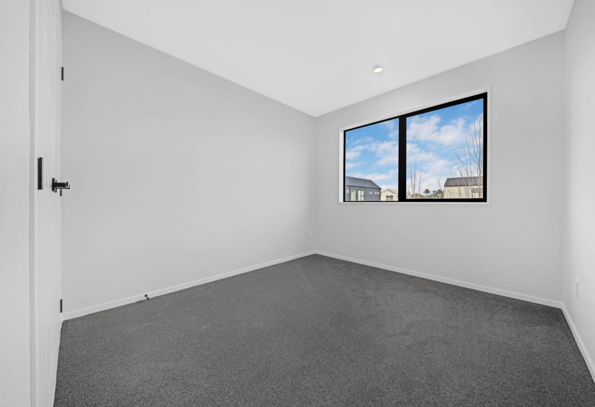 Brandnew standalone 4 beds (2 ensuites) 3.5 baths house with garage, 35A Burberry Road, Karaka, Auckland