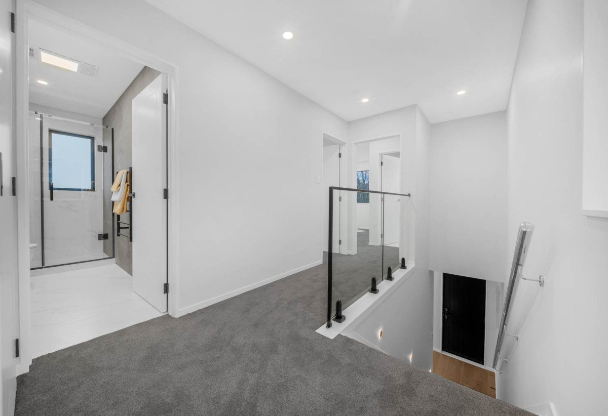 Brandnew standalone 4 beds (2 ensuites) 3.5 baths house with garage, 35A Burberry Road, Karaka, Auckland