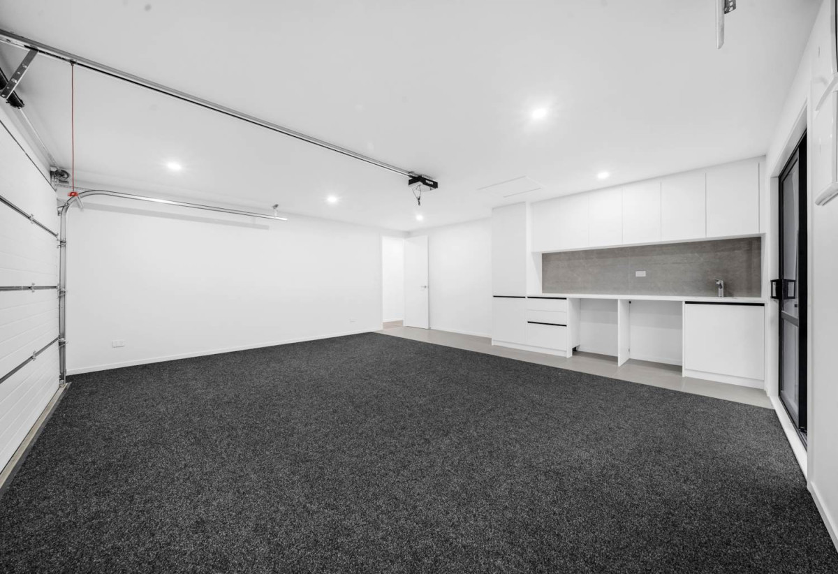 Mt Albert Grammar School zone, 5 beds 3 baths house with double garage, 8 Selcourt Road, Mt Albert, Auckland