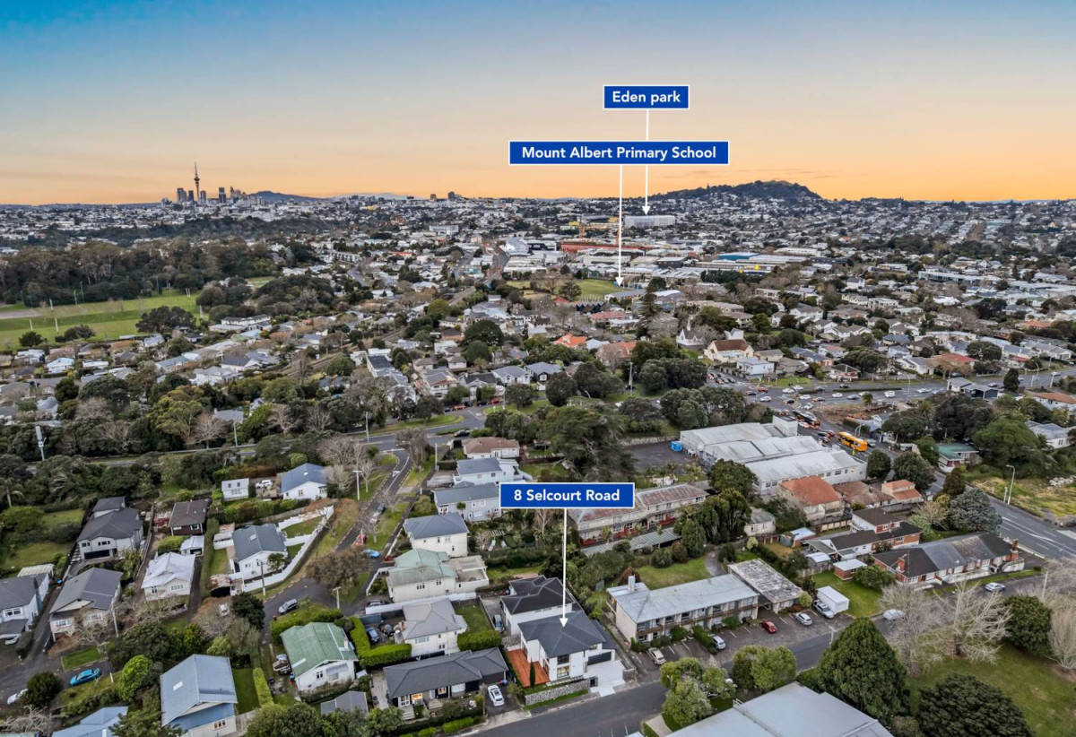 Mt Albert Grammar School zone, 5 beds 3 baths house with double garage, 8 Selcourt Road, Mt Albert, Auckland