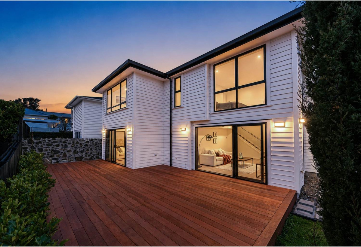 Mt Albert Grammar School zone, 5 beds 3 baths house with double garage, 8 Selcourt Road, Mt Albert, Auckland
