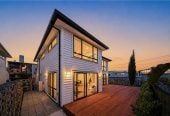 Mt Albert Grammar School zone, 5 beds 3 baths house with double garage, 8 Selcourt Road, Mt Albert, Auckland