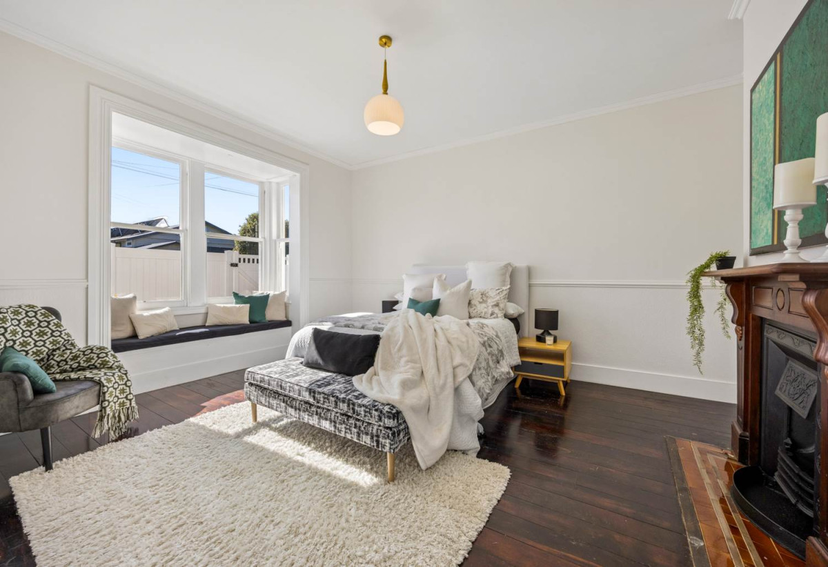 635m2 section, Double Grammar school zone (MAGS & AGGS), 4 beds 2 baths house with car parks, 120 Marsden Avenue, Mt Eden, Auckland