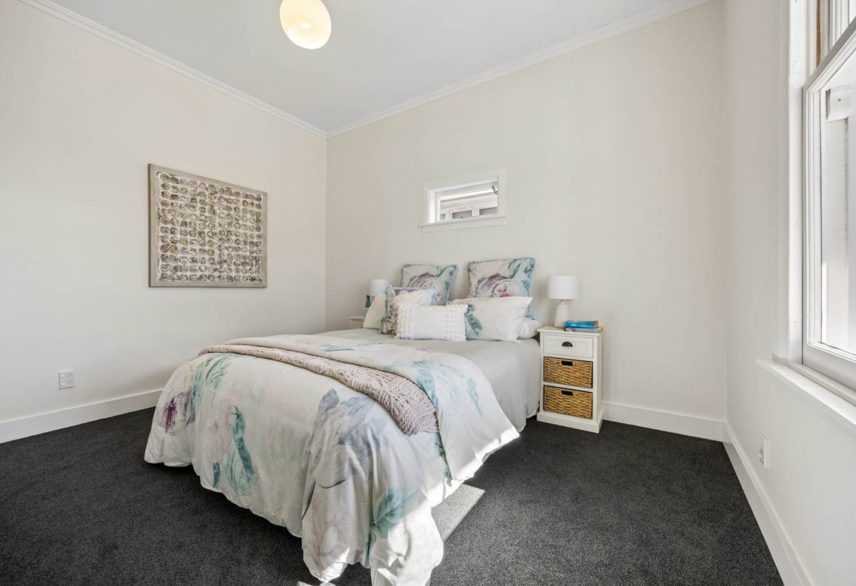 635m2 section, Double Grammar school zone (MAGS & AGGS), 4 beds 2 baths house with car parks, 120 Marsden Avenue, Mt Eden, Auckland