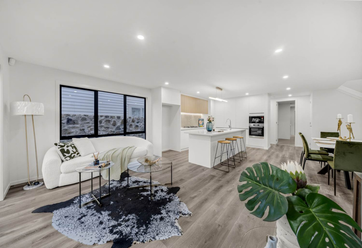 Mt Albert Grammar School zone, 5 beds 3 baths house with double garage, 8 Selcourt Road, Mt Albert, Auckland