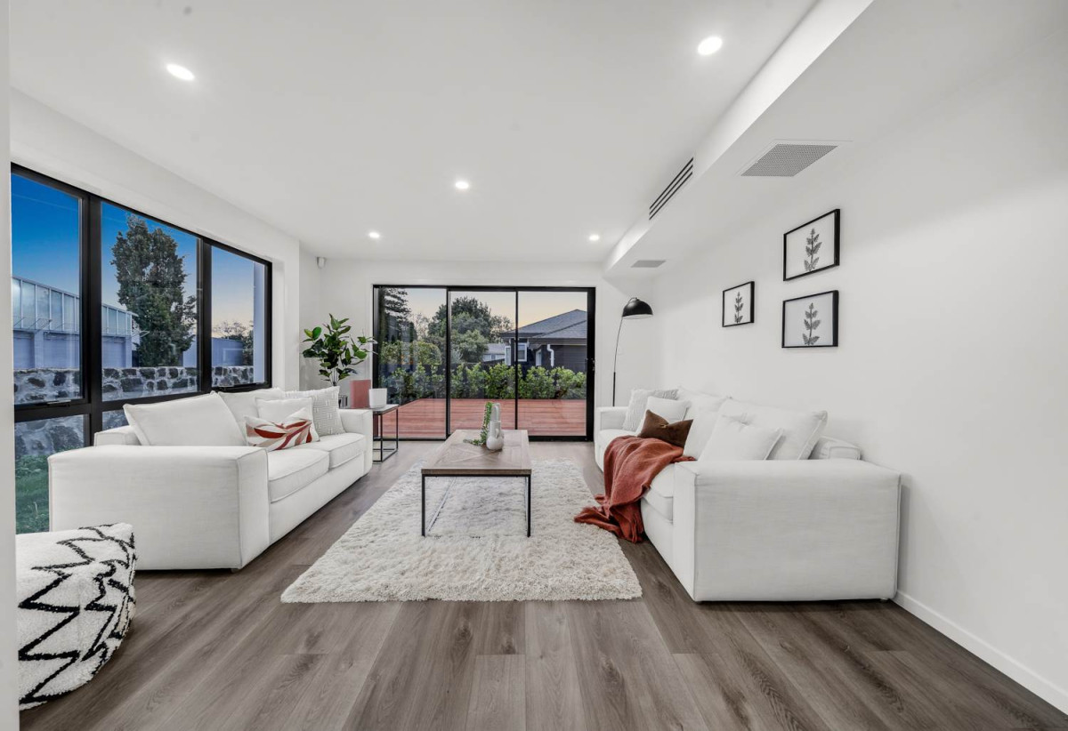 Mt Albert Grammar School zone, 5 beds 3 baths house with double garage, 8 Selcourt Road, Mt Albert, Auckland