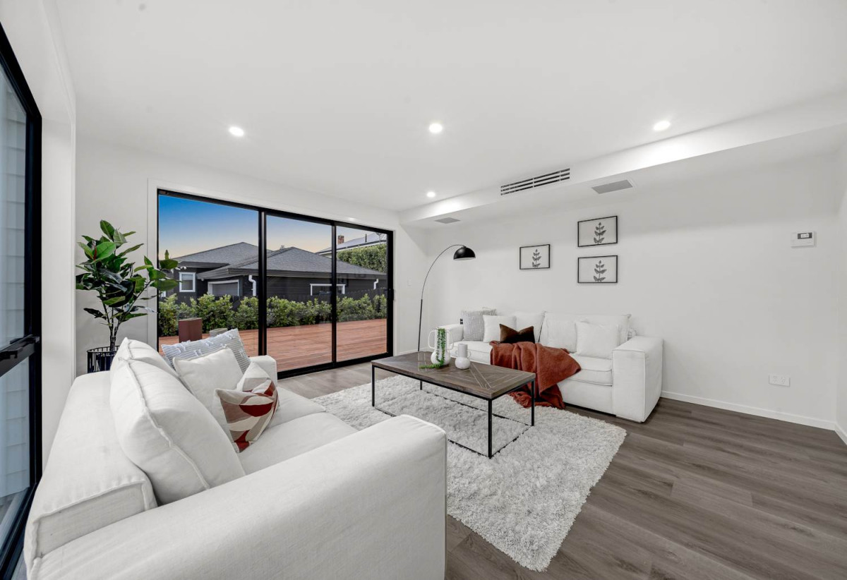 Mt Albert Grammar School zone, 5 beds 3 baths house with double garage, 8 Selcourt Road, Mt Albert, Auckland