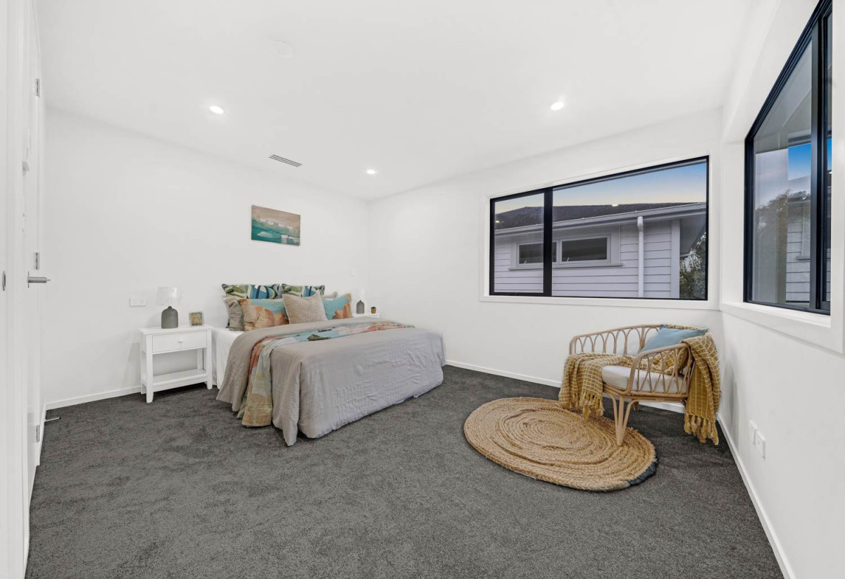 Mt Albert Grammar School zone, 5 beds 3 baths house with double garage, 8 Selcourt Road, Mt Albert, Auckland