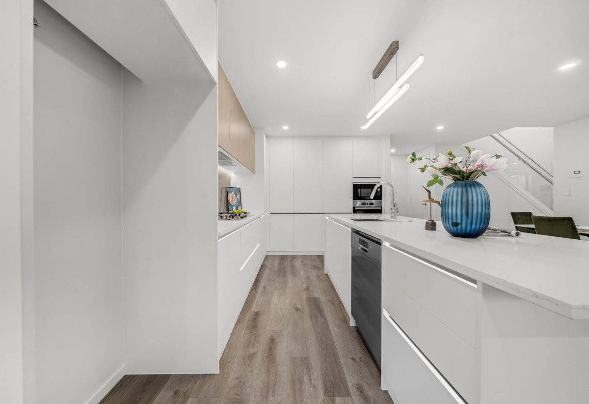 Mt Albert Grammar School zone, 5 beds 3 baths house with double garage, 8 Selcourt Road, Mt Albert, Auckland