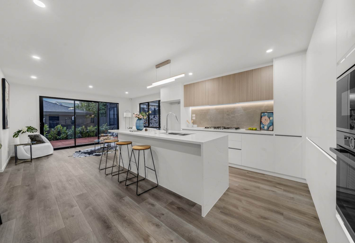 Mt Albert Grammar School zone, 5 beds 3 baths house with double garage, 8 Selcourt Road, Mt Albert, Auckland