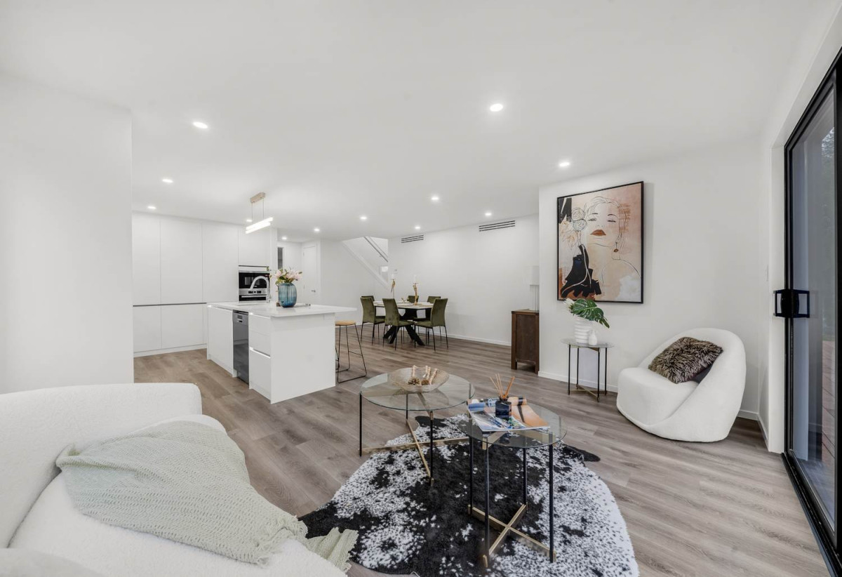 Mt Albert Grammar School zone, 5 beds 3 baths house with double garage, 8 Selcourt Road, Mt Albert, Auckland