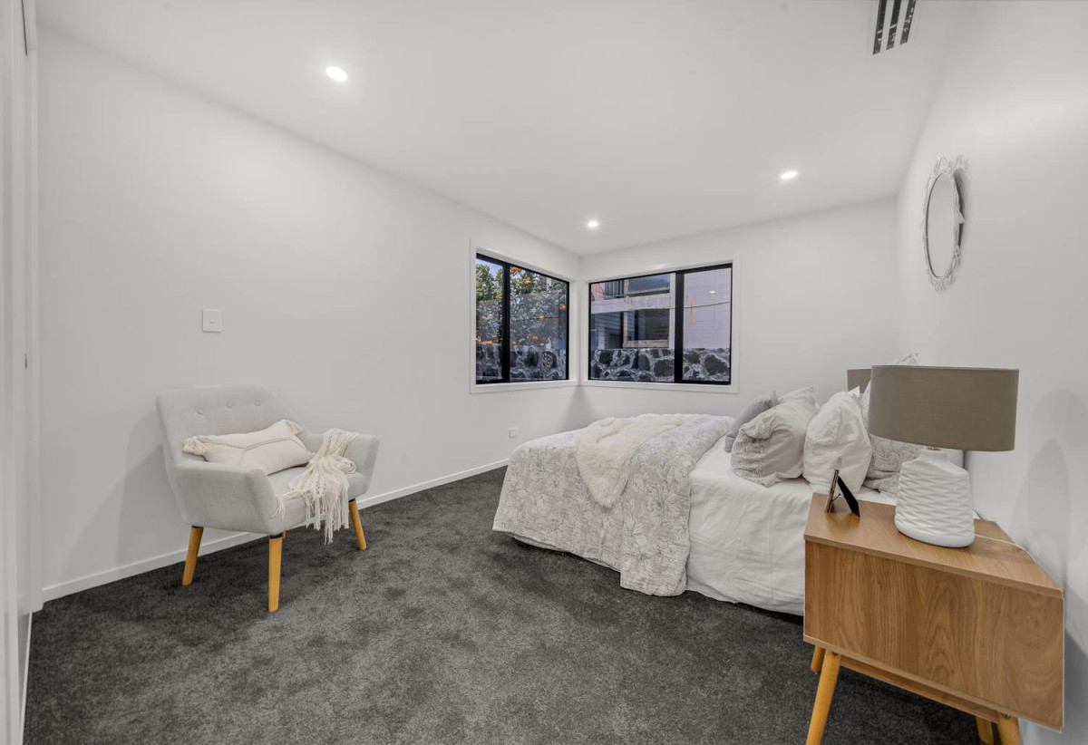 Mt Albert Grammar School zone, 5 beds 3 baths house with double garage, 8 Selcourt Road, Mt Albert, Auckland
