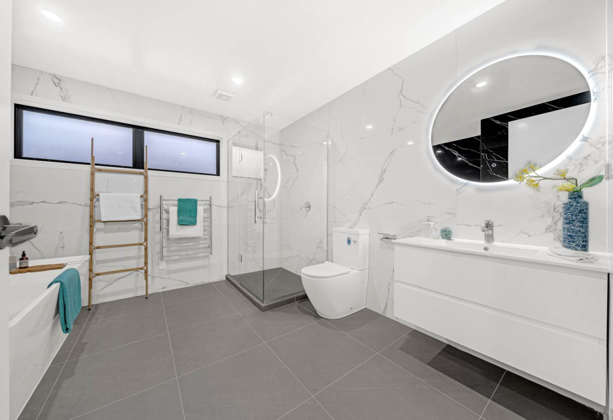 Mt Albert Grammar School zone, 5 beds 3 baths house with double garage, 8 Selcourt Road, Mt Albert, Auckland